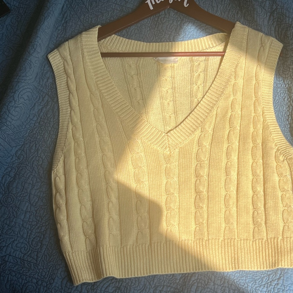Butter Yellow Oversized Boxy Altered State Sz Small Sweater Vest